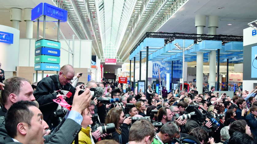 Obamania vor dem WIKA-Stand